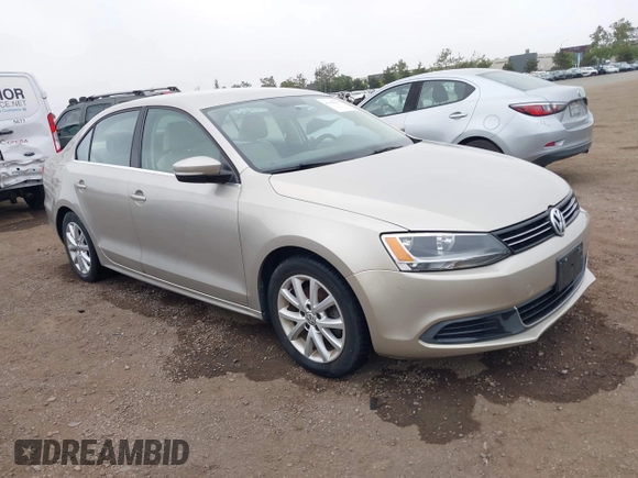 2014 Volkswagen Jetta SE z VIN 3VWD17AJ0EM247843, wystawiony jako IAAI lot #42385042 z przebiegiem 181 994 mil mil oraz . Historia ofert i sprzedaży dostępna na DreamBid. Obrazek 1.