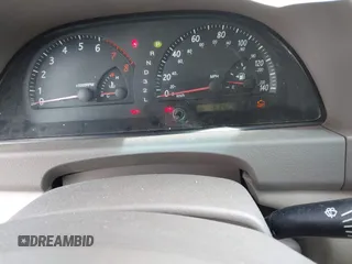 2003 Toyota Camry LE z VIN 4T1BF32KX3U055698, wystawiony jako IAAI lot #42243299 z przebiegiem 167 429 mil mil oraz . Historia ofert i sprzedaży dostępna na DreamBid. Obrazek 7.