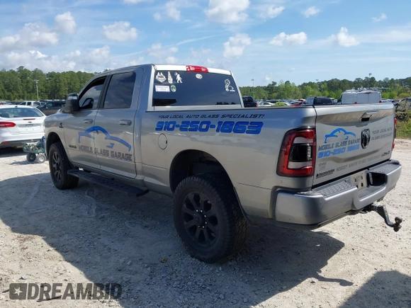 2024 Ram 2500 Big Horn z VIN 3C6UR5DL1RG116185, wystawiony jako IAAI lot #42007154 z przebiegiem Nie podano mil oraz . Historia ofert i sprzedaży dostępna na DreamBid. Obrazek 3.