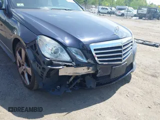 2010 Mercedes-Benz E 350 Luxury z VIN WDDHF8HB7AA114536, wystawiony jako IAAI lot #42237304 z przebiegiem 117 125 mil mil oraz . Historia ofert i sprzedaży dostępna na DreamBid. Obrazek 6.