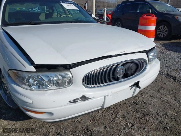 2000 Buick LeSabre Custom with VIN 1G4HP54K4YU295854, listed as a IAAI auction lot 41440074 with 202573 miles. Bid and sale history available at carsss.com. Image 6.