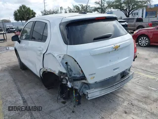 2021 Chevrolet Trax LS with VIN KL7CJKSB2MB323395, listed as a IAAI auction lot 41548740 with 85,999 mi miles. Bid and sale history available at carsss.com. Image 6.
