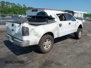 2005 Ford F-150 XLT z VIN 1FTPW14595KD49565, wystawiony jako IAAI lot #42587713 z przebiegiem 360 588 mil mil oraz . Historia ofert i sprzedaży dostępna na DreamBid. Obrazek 4.