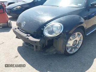 2013 Volkswagen Beetle 2.5L with VIN 3VWHX7AT3DM603962, listed as a IAAI auction lot 42329256 with 137,285 mi miles and . Bid and sale history available at DreamBid. Image 17.