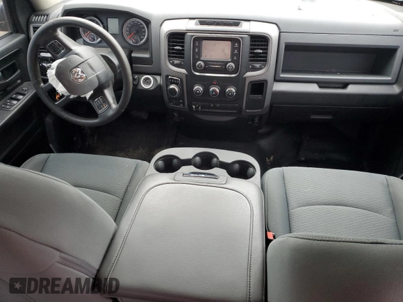 2018 Ram 1500 Tradesman z VIN 1C6RR7FMXJS228777, wystawiony jako Copart lot #81035814 z przebiegiem 175 231 mil mil oraz Szkoda całkowita • Salvage title. Historia ofert i sprzedaży dostępna na DreamBid. Obrazek 8.