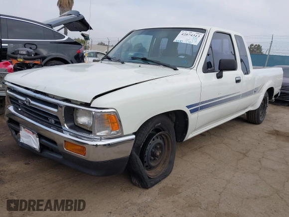 1994 Toyota Pickup with VIN JT4VN93D8R5040210, listed as a IAAI auction lot 42074313 with 175,515 mi miles and . Bid and sale history available at DreamBid. Image 17.