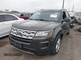 2018 Ford Explorer XLT z VIN 1FM5K7D80JGC54112, wystawiony jako IAAI lot #41947904 z przebiegiem 126 800 mil mil oraz . Historia ofert i sprzedaży dostępna na DreamBid. Obrazek 18.