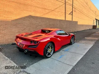 2021 Ferrari F8 с VIN ZFF93LMA2M0264413, выставлен на аукционе Copart как лот 54799515 с пробегом 1 205 миль миль и Списание • Salvage title. История ставок и продаж доступна на DreamBid. Изображение 3.