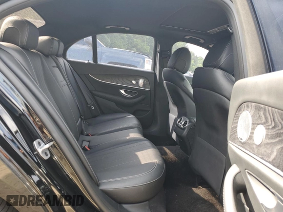 2019 Mercedes-Benz E 300 с VIN WDDZF4JB1KA621747, выставлен на аукционе Copart как лот 59217015 с пробегом 76 926 миль миль и Списание • Salvage title. История ставок и продаж доступна на DreamBid. Изображение 10.