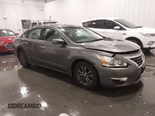 2015 Nissan Altima 2.5 S with VIN 1N4AL3AP1FN914462, listed as a IAAI auction lot 41700362 with 127,042 mi miles. Bid and sale history available at carsss.com. Image 1.