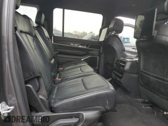 2022 Jeep Wagoneer Series II с VIN 1C4SJVBT9NS143115, выставлен на аукционе Copart как лот 44688515 с пробегом 33 001 миль миль и Списание • Salvage title. История ставок и продаж доступна на DreamBid. Изображение 12.