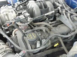 2005 Ford Mustang Deluxe z VIN 1ZVHT80N755236592, wystawiony jako IAAI lot #43452736 z przebiegiem 81 997 mil mil oraz . Historia ofert i sprzedaży dostępna na DreamBid. Obrazek 12.