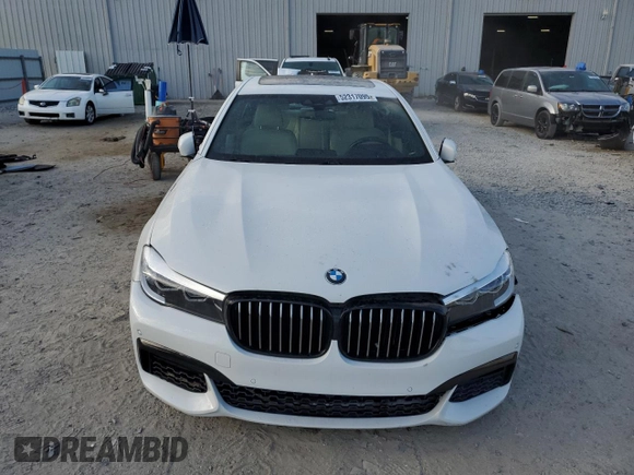 2018 BMW 7 Series 740i with VIN WBA7E2C55JG742869, listed as a Copart auction lot 52317095 with 0 mi miles and Salvage Title. Bid and sale history available at carsss.com. Image 5.