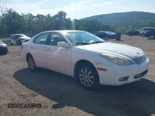 2002 Lexus ES 300 with VIN JTHBF30G820041547, listed as a IAAI auction lot 42622308 with 183,606 mi miles and . Bid and sale history available at DreamBid. Image 1.