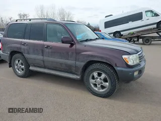 2006 Toyota Land Cruiser z VIN JTEHT05J962081200, wystawiony jako IAAI lot #41532495 z przebiegiem 217 230 mil mil oraz . Historia ofert i sprzedaży dostępna na DreamBid. Obrazek 1.