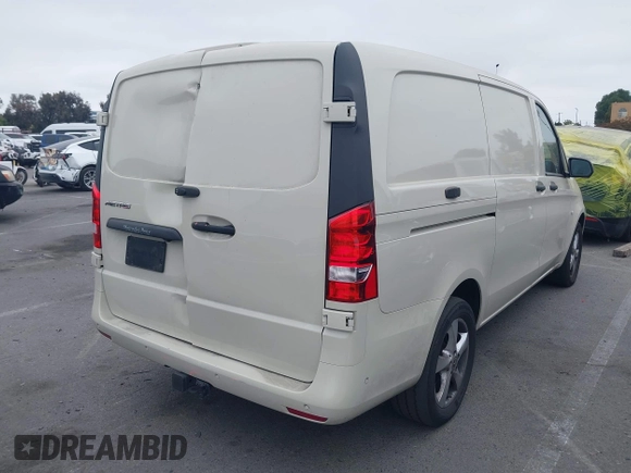 2022 Mercedes-Benz Metris Cargo with VIN W1YV0BEY7N4153194, listed as a IAAI auction lot 42432010 with 31,369 mi miles and . Bid and sale history available at DreamBid. Image 4.