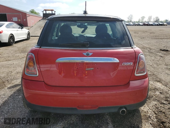2010 MINI Hardtop с VIN WMWMF3C52ATZ65125, выставлен на аукционе Copart как лот 57271795 с пробегом Не указан миль и Чистый • Clean title. История ставок и продаж доступна на DreamBid. Изображение 6.