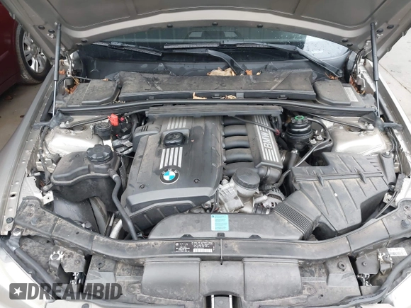 2011 BMW 3 Series 328i xDrive with VIN WBAPK7G53BNN49259, listed as a IAAI auction lot 41132387 with 135,398 mi miles. Bid and sale history available at carsss.com. Image 10.