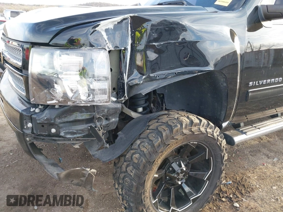 2013 Chevrolet Silverado 1500 LT with VIN 3GCPKSE78DG104750, listed as a IAAI auction lot 41815590 with 188,800 mi miles. Bid and sale history available at carsss.com. Image 6.