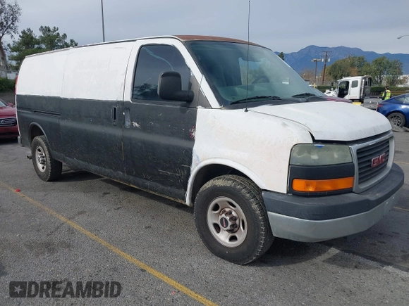 2006 GMC Savana Cargo Van Y3H Paratransit with VIN 1GTHG39U061213703, listed as a IAAI auction lot 40958038 with 233,889 mi miles. Bid and sale history available at carsss.com. Image 1.