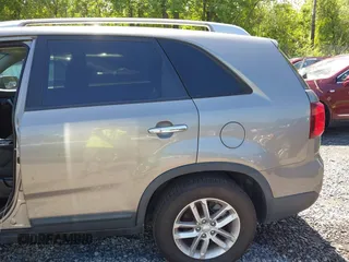 2015 Kia Sorento LX with VIN 5XYKTCA67FG585974, listed as a IAAI auction lot 42648014 with 106,193 mi miles and . Bid and sale history available at DreamBid. Image 6.