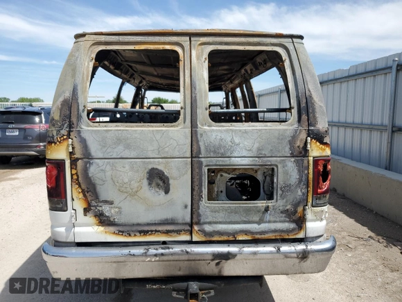 2007 Ford Econoline Passenger XL z VIN 1FBSS31L37DB12683, wystawiony jako Copart lot #54871275 z przebiegiem Nie podano mil oraz Nie do naprawy • Non repairable. Historia ofert i sprzedaży dostępna na DreamBid. Obrazek 6.