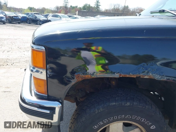 1997 Chevrolet Silverado 1500 with VIN 2GCEK19R3V1159386, listed as a IAAI auction lot 42159684 with 98,577 mi miles and . Bid and sale history available at DreamBid. Image 6.