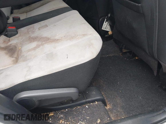 2018 Toyota RAV4 XLE z VIN JTMWFREV2JJ739366, wystawiony jako IAAI lot #42270427 z przebiegiem 112 558 mil mil oraz . Historia ofert i sprzedaży dostępna na DreamBid. Obrazek 8.