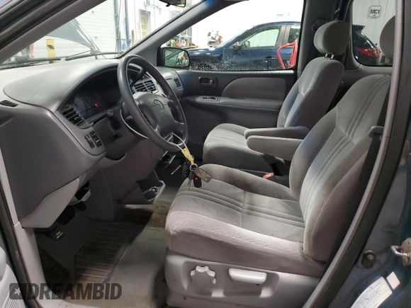 2003 Toyota Sienna CE with VIN 4T3ZF19C13U512777, listed as a Copart auction lot 46268535 with 293,221 mi miles and Clean Title. Bid and sale history available at carsss.com. Image 7.