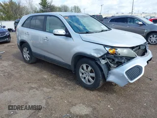 2012 Kia Sorento LX z VIN 5XYKT3A14CG199416, wystawiony jako IAAI lot #41790577 z przebiegiem 178 158 mil mil oraz . Historia ofert i sprzedaży dostępna na DreamBid. Obrazek 1.