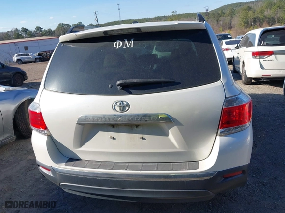 2013 Toyota Highlander Limited with VIN 5TDYK3EH8DS136795, listed as a IAAI auction lot 41642332 with 155,261 mi miles. Bid and sale history available at carsss.com. Image 16.