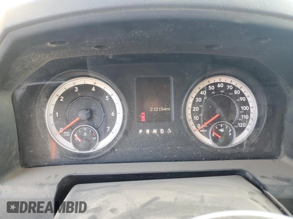 2013 Ram 2500 Tradesman z VIN 3C6TR4HT0DG565706, wystawiony jako Copart lot #73309134 z przebiegiem 212 194 mil mil oraz Szkoda całkowita • Salvage title. Historia ofert i sprzedaży dostępna na DreamBid. Obrazek 9.