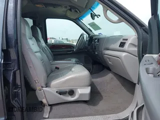 2000 Ford Excursion Limited z VIN 1FMNU42S6YEE16063, wystawiony jako IAAI lot #42667484 z przebiegiem 176 296 mil mil oraz . Historia ofert i sprzedaży dostępna na DreamBid. Obrazek 5.