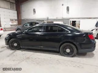 2015 Ford Sedan Police Interceptor with VIN 1FAHP2MK1FG188992, listed as a IAAI auction lot 41993150 with 39,930 mi miles. Bid and sale history available at carsss.com. Image 14.