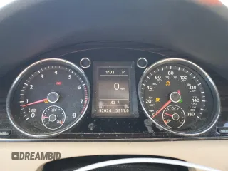 2014 Volkswagen CC Lux with VIN WVWRP7AN6EE528612, listed as a Copart auction lot 84805884 with 92,024 mi miles and Salvage Title. Bid and sale history available at carsss.com. Image 9.