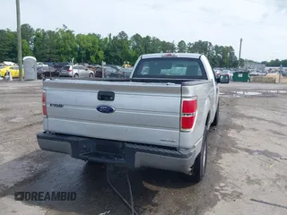 2013 Ford F-150 XL z VIN 1FTMF1CM1DKE52831, wystawiony jako IAAI lot #42401051 z przebiegiem 111 734 mil mil oraz . Historia ofert i sprzedaży dostępna na DreamBid. Obrazek 4.