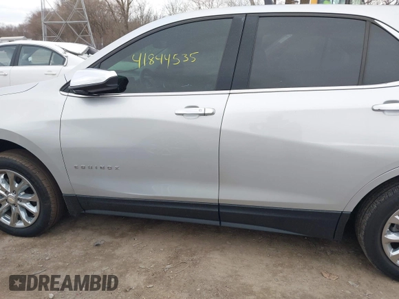 2018 Chevrolet Equinox LT with VIN 2GNAXSEV7J6277275, listed as a IAAI auction lot 41844535 with 140,000 mi miles. Bid and sale history available at carsss.com. Image 13.