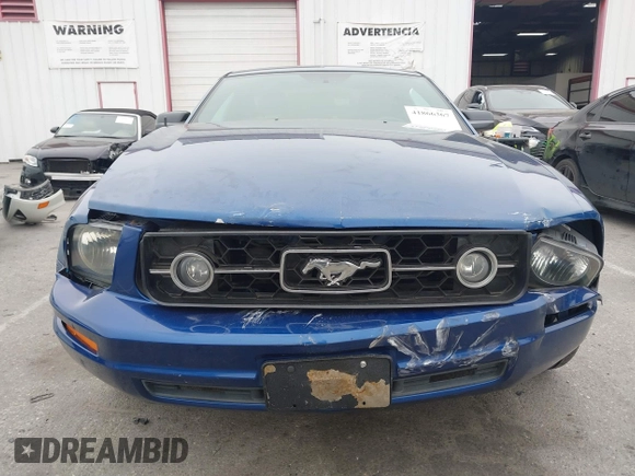 2007 Ford Mustang Deluxe with VIN 1ZVHT80N275215068, listed as a IAAI auction lot 41866367 with 174,791 mi miles. Bid and sale history available at carsss.com. Image 12.