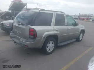 2002 Chevrolet TrailBlazer LS with VIN 1GNDT13S122437225, listed as a IAAI auction lot 41828010 with 1 mi miles. Bid and sale history available at carsss.com. Image 4.