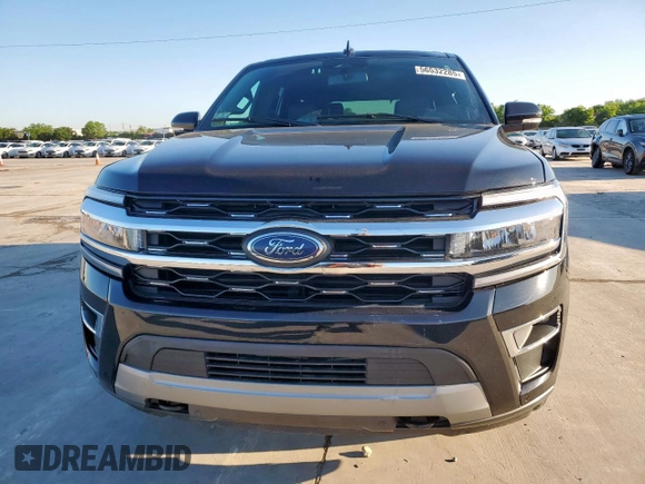 2023 Ford Expedition Limited z VIN 1FMJU2A84PEA34816, wystawiony jako Copart lot #56532285 z przebiegiem 53 010 mil mil oraz Czysty tytuł • Clean title. Historia ofert i sprzedaży dostępna na DreamBid. Obrazek 5.