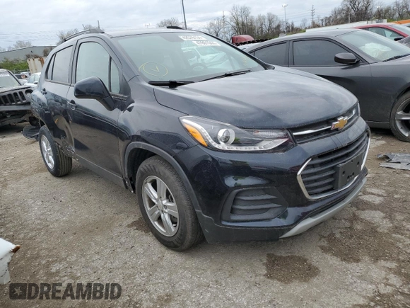 2022 Chevrolet Trax LT with VIN KL7CJLSM3NB547767, listed as a Copart auction lot 47861944 with 17,647 mi miles and Salvage Title. Bid and sale history available at carsss.com. Image 4.