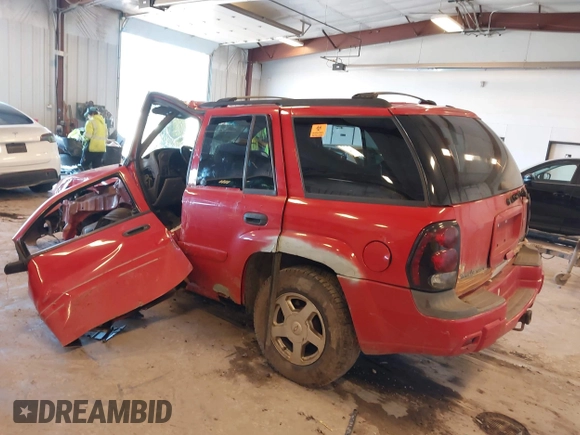 2002 Chevrolet TrailBlazer LTZ with VIN 1GNDT13S922185076, listed as a IAAI auction lot 42018561 with Not Provided miles and . Bid and sale history available at DreamBid. Image 3.