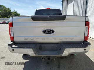 2017 Ford F-250 XL z VIN 1FT7X2AT7HEC55158, wystawiony jako Copart lot #59394225 z przebiegiem 256 564 mil mil oraz Szkoda całkowita • Salvage title. Historia ofert i sprzedaży dostępna na DreamBid. Obrazek 6.