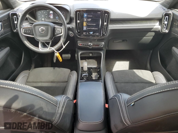 2021 Volvo XC40 R-Design with VIN YV4162UM5M2604744, listed as a Copart auction lot 53574615 with 17,993 mi miles and Salvage Title. Bid and sale history available at carsss.com. Image 8.