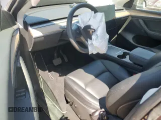 2022 Tesla Model Y Long Range z VIN 7SAYGDEE9NA014319, wystawiony jako Copart lot #53003555 z przebiegiem Nie podano mil oraz Szkody całkowita. Historia ofert i sprzedaży dostępna na DreamBid. Obrazek 8.