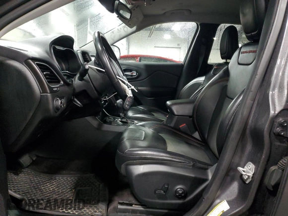 2019 Jeep Cherokee Trailhawk Elite with VIN 1C4PJMBNXKD182846, listed as a Copart auction lot 84090984 with 79,212 mi miles and Salvage title. Bid and sale history available at DreamBid. Image 7.