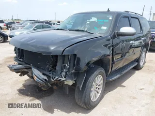 2008 Chevrolet Tahoe 3LT z VIN 1GNFC13088R137897, wystawiony jako IAAI lot #42644894 z przebiegiem 256 548 mil mil oraz . Historia ofert i sprzedaży dostępna na DreamBid. Obrazek 2.