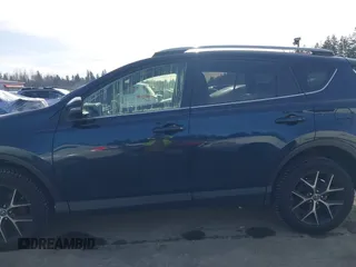 2017 Toyota RAV4 SE z VIN JTMJFREV7HJ709543, wystawiony jako IAAI lot #41355727 z przebiegiem 54 585 mil mil oraz . Historia ofert i sprzedaży dostępna na DreamBid. Obrazek 14.