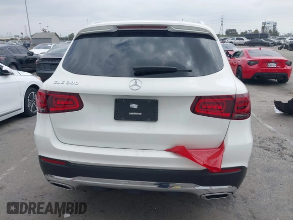 2022 Mercedes-Benz GLC 300 with VIN W1N0G8DB0NG080347, listed as a IAAI auction lot 42136270 with 30,480 mi miles and . Bid and sale history available at DreamBid. Image 16.