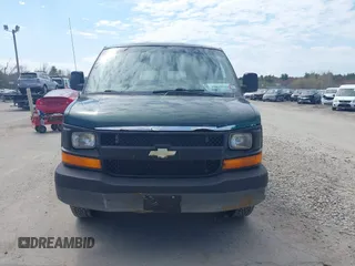 2008 Chevrolet Express Passenger z VIN 1GAGG25K481208039, wystawiony jako IAAI lot #42065395 z przebiegiem 390 738 mil mil oraz . Historia ofert i sprzedaży dostępna na DreamBid. Obrazek 11.